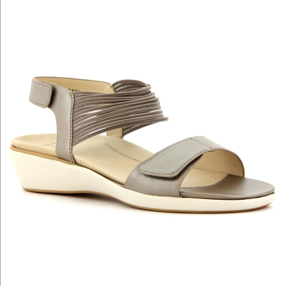 Ziera leather taupe metallic sandal